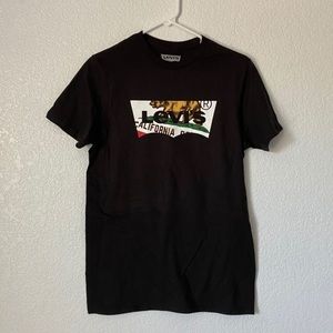 small levi’s california tee